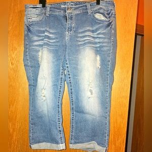 Vanity Capri Jeans- Size 33